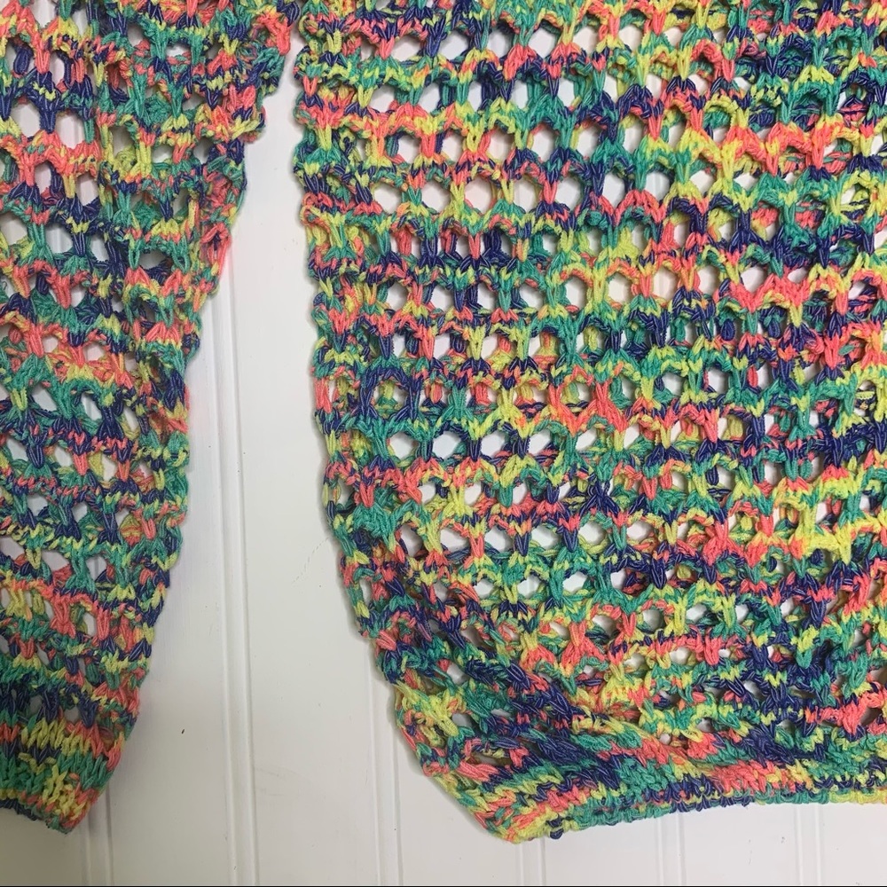 Lulumari Colorful Netted Top - Picture 4 of 16
